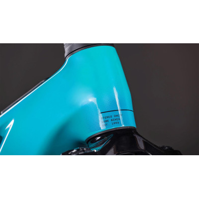 Detalle batería 800Wh integrada cuadro carbono