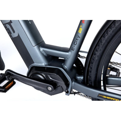 Bicicleta eléctrica urbana Moma Bikes E-CITY 28 PRO con motor central y batería 48V.