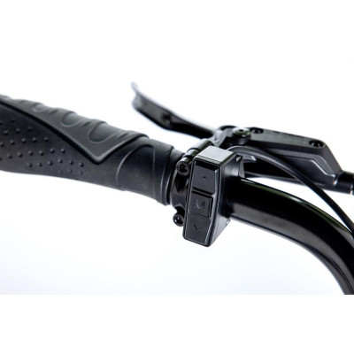 Vista del cuadro ergonómico de la bicicleta eléctrica urbana Moma Bikes E-CITY 28 PRO.