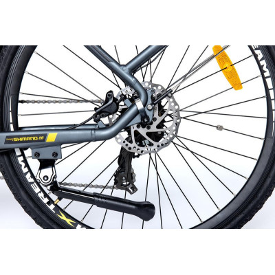 Ebike con motor central Moma E-CITY 28 PRO para desplazamientos urbanos sostenibles.