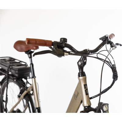 Detalle del motor eléctrico en el buje trasero de la bicicleta urbana Bicyklet Claude